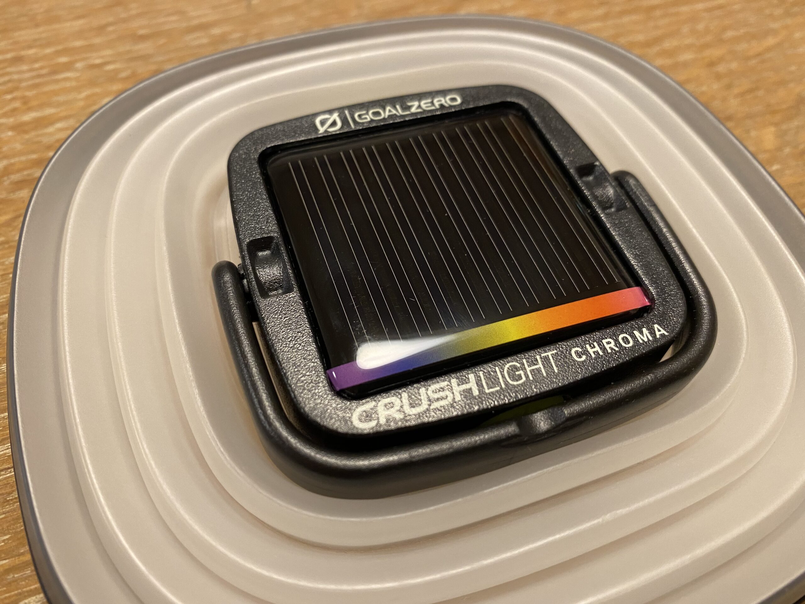 GOAL ZERO（ゴールゼロ）『Crush Light CHROMA （クラッシュライト クロマ）』は軽量・コンパクトでソーラー充電可能なライト！  - 新宿キャンパー！